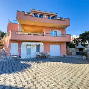 Regina Del Mare Apartmán Slatine