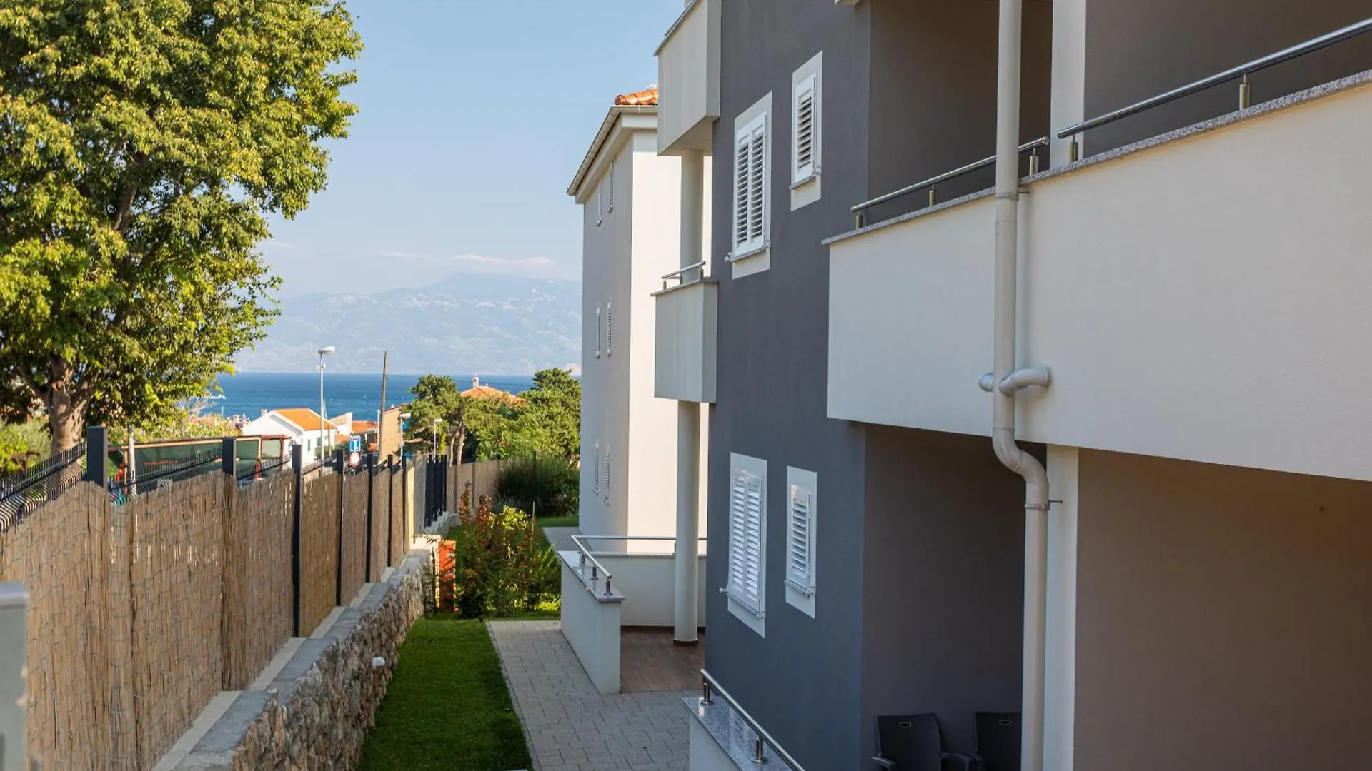 Apartments Crnekovic Tomislava 8A Baška Croazia