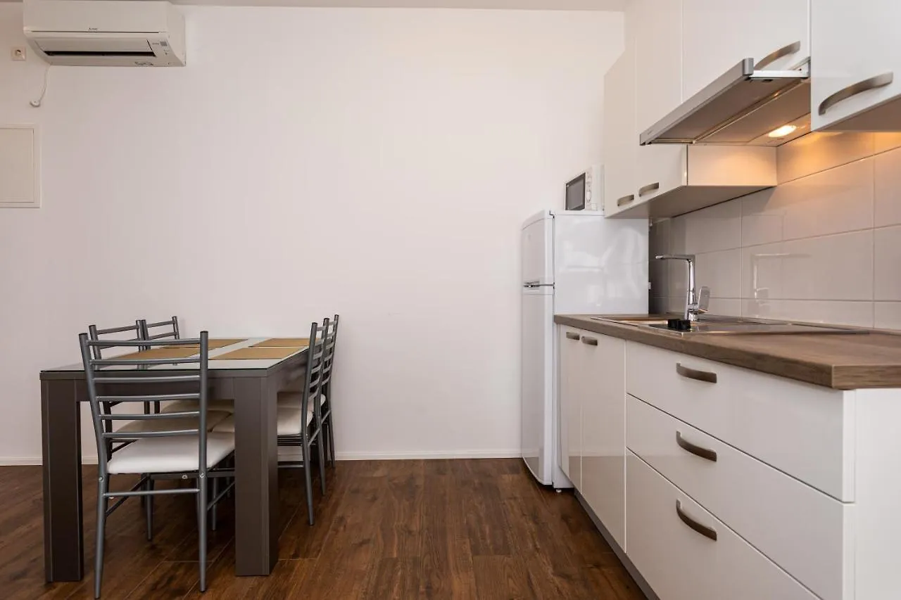 Apartments Crnekovic Tomislava 8A Baška Croazia