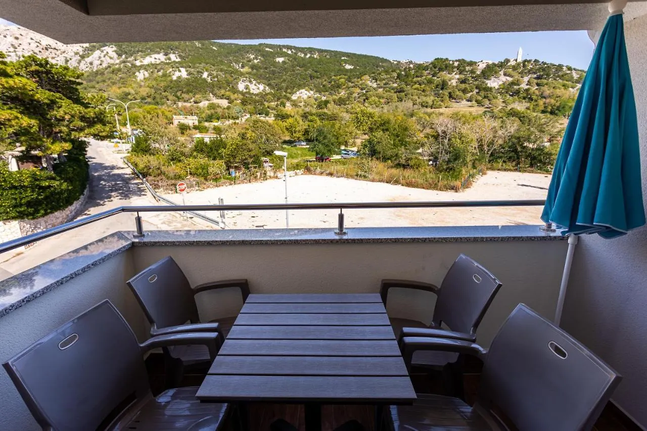 Apartments Crnekovic Tomislava 8A Baška 0*,  Croazia